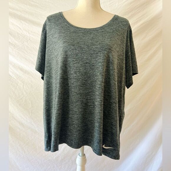 Nike Dri Fit Legend Tee T-Shirt Polyester Gray Womens Plus 2X - Picture 1 of 7